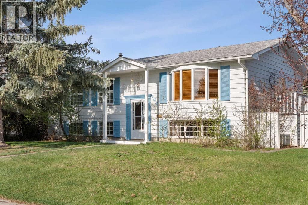 444 Woodland Crescent SE