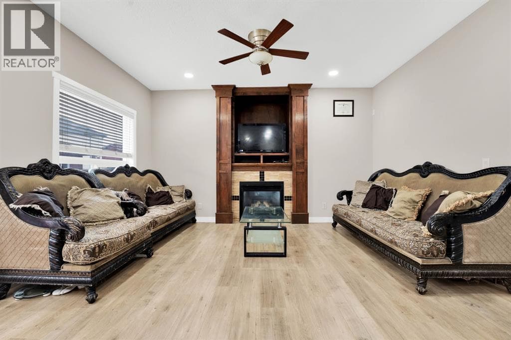 360 Saddlemont Boulevard NE