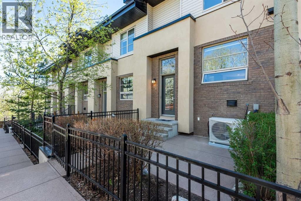 24 Aspen Hills Common SW