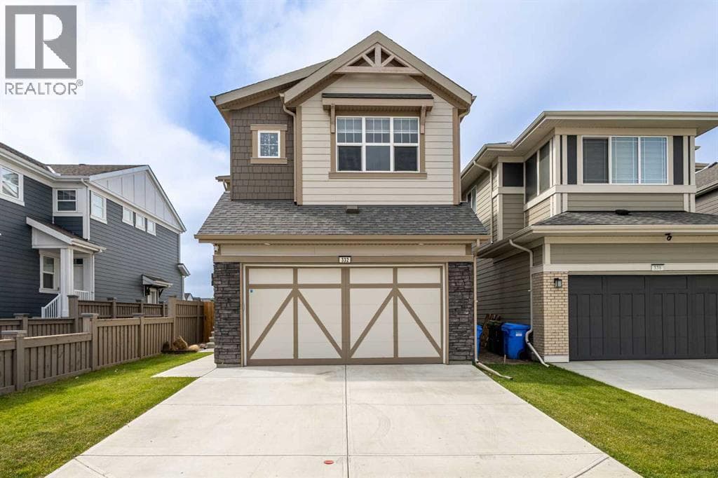 332 Magnolia Crescent SE