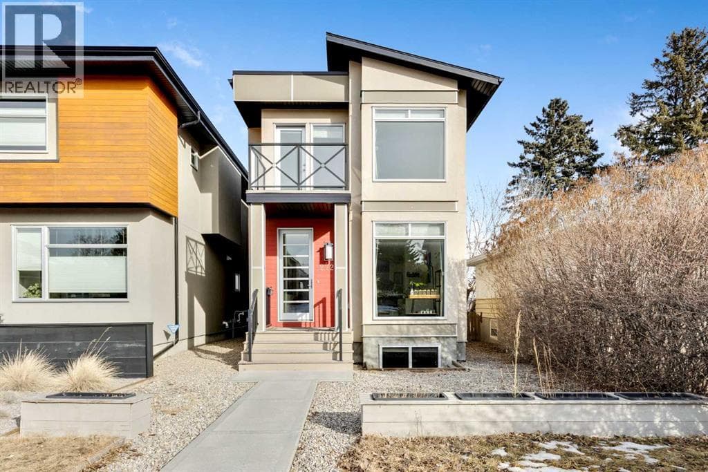 2728 Cochrane Road NW