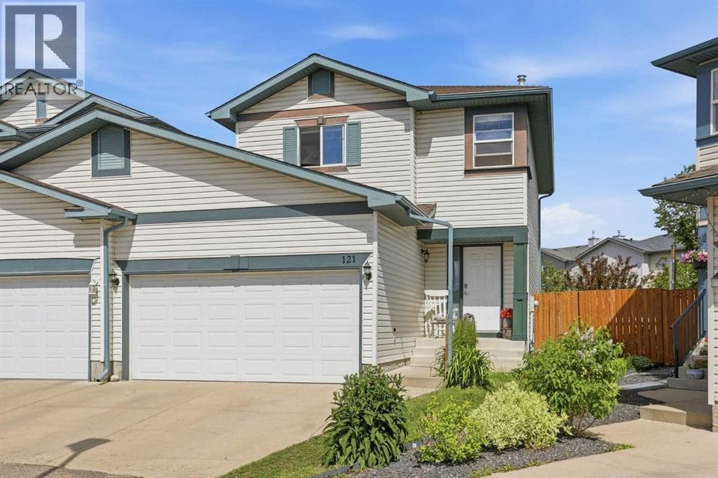121 Canoe Square SW