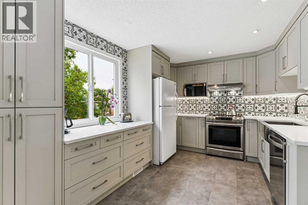 152 Erin Dale Crescent SE
