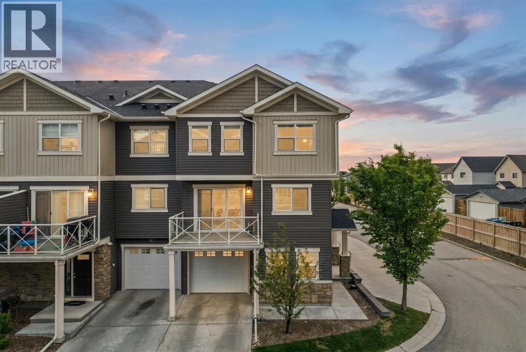 905 Skyview Ranch Grove NE