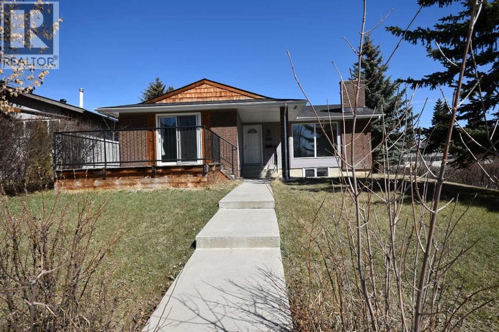 2604 106 Avenue SW