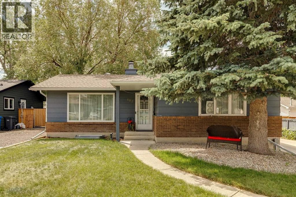 102 Thorson Crescent