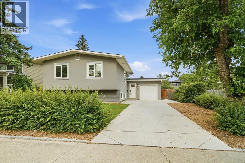 2924 Lathom Crescent SW