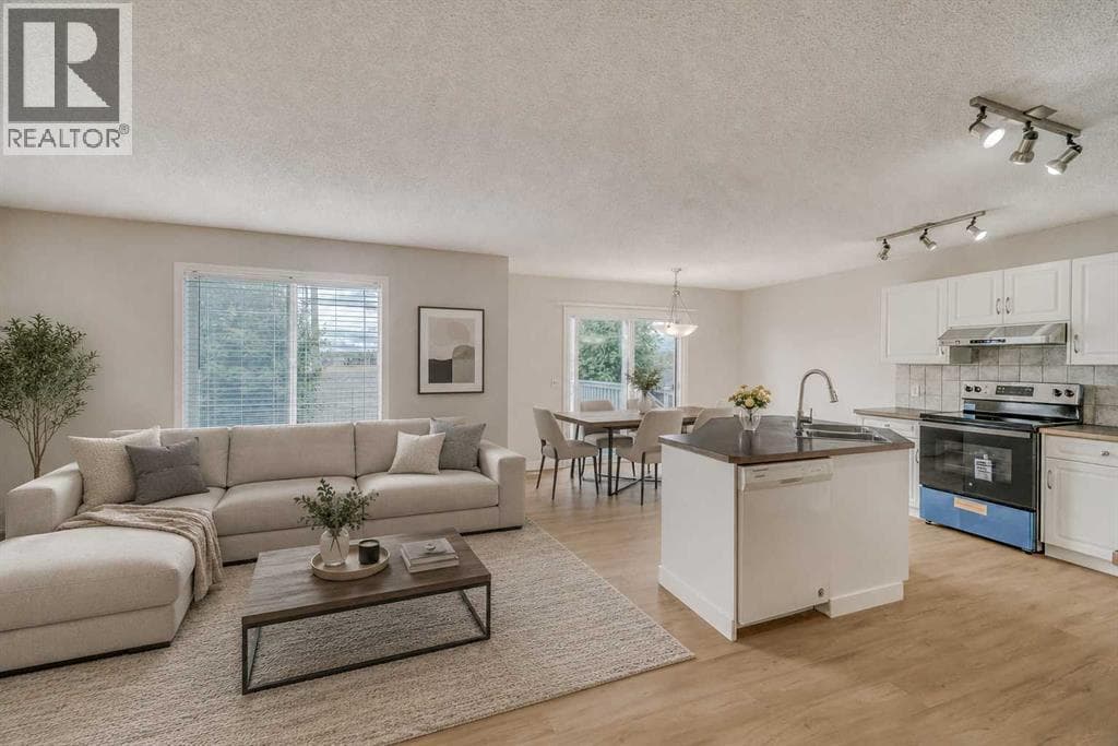 130 Somerglen Way SW