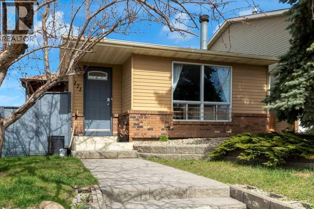171 Erin Mount Place SE