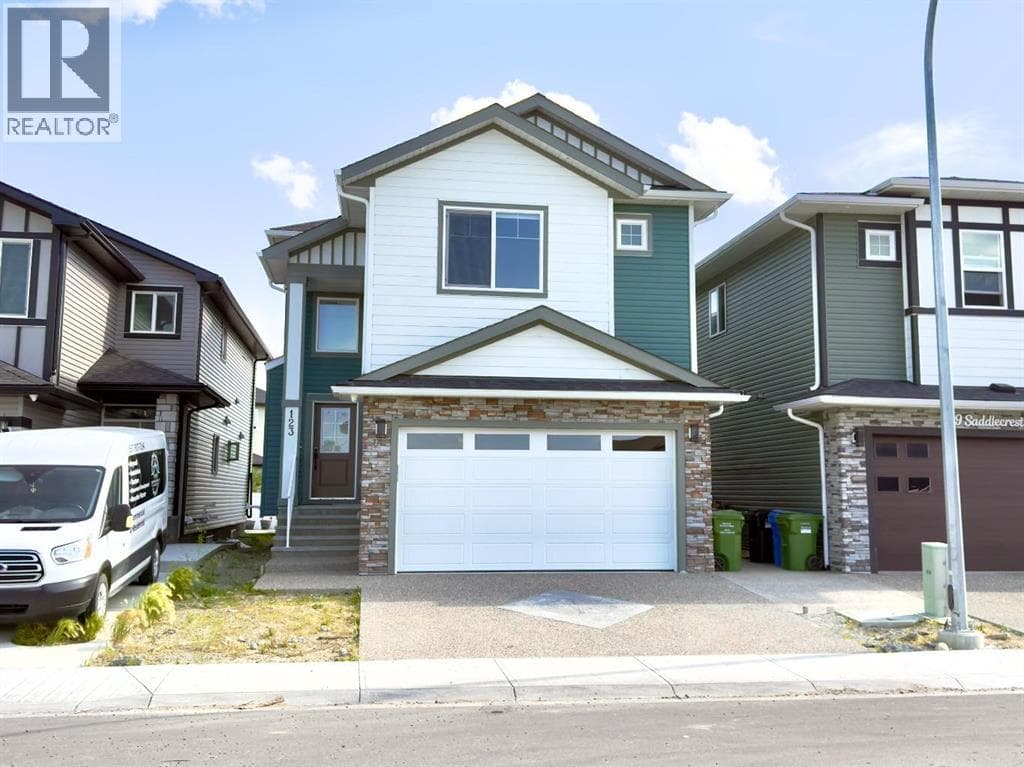 123 Saddlecrest Grove NE