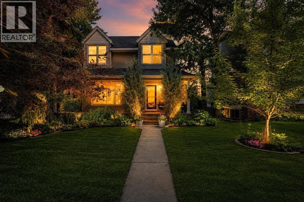 1141 Regent Crescent NE