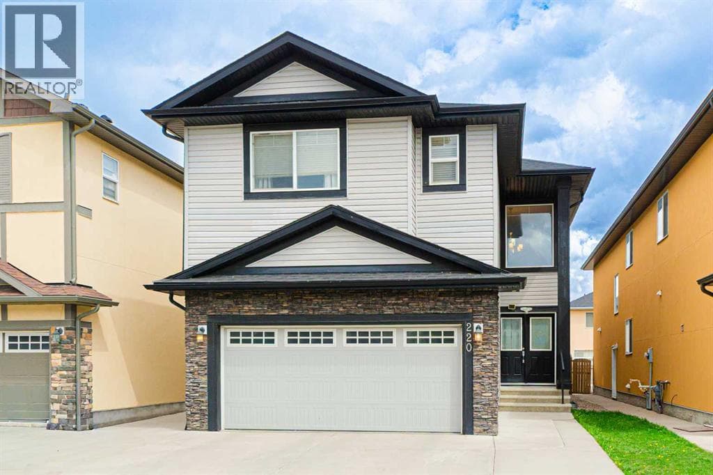 220 Saddlelake Drive NE