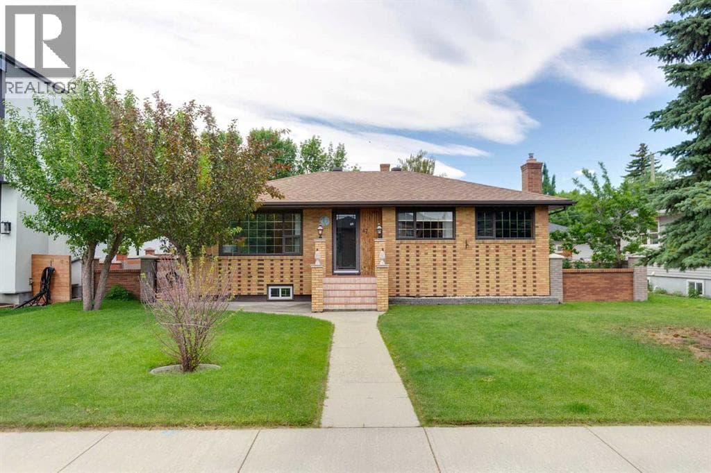 47 Montrose Crescent NE