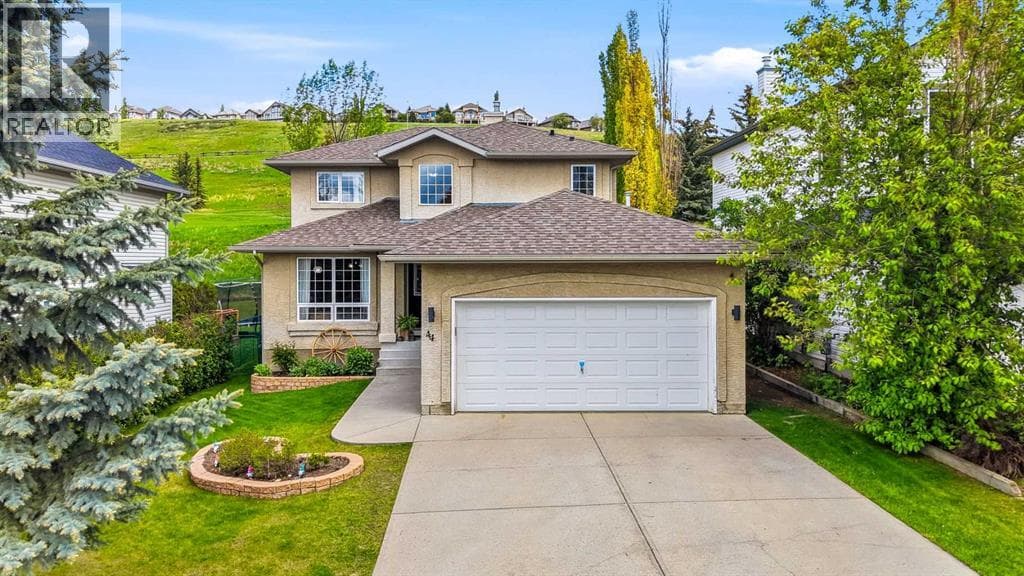 44 Gleneagles View