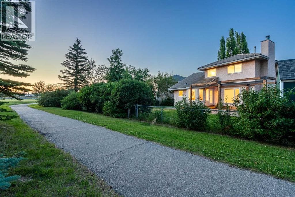 88 Sandringham Close NW