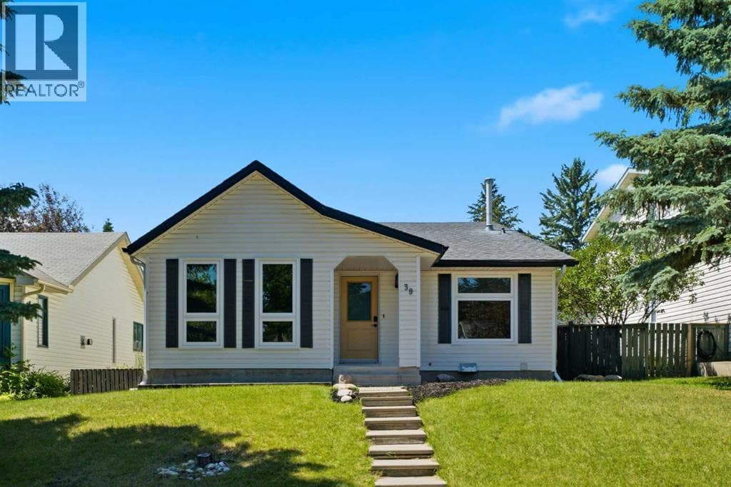 39 Woodglen Way SW