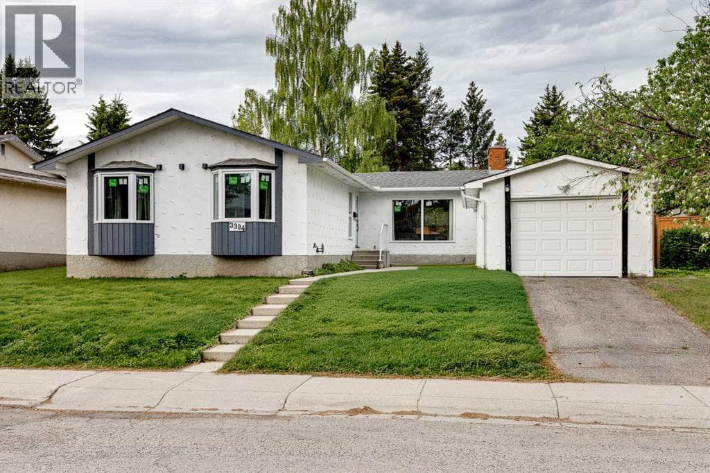 3394 Breton Close NW