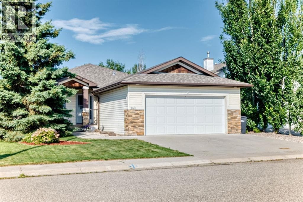 142 Strathmore Lakes Place