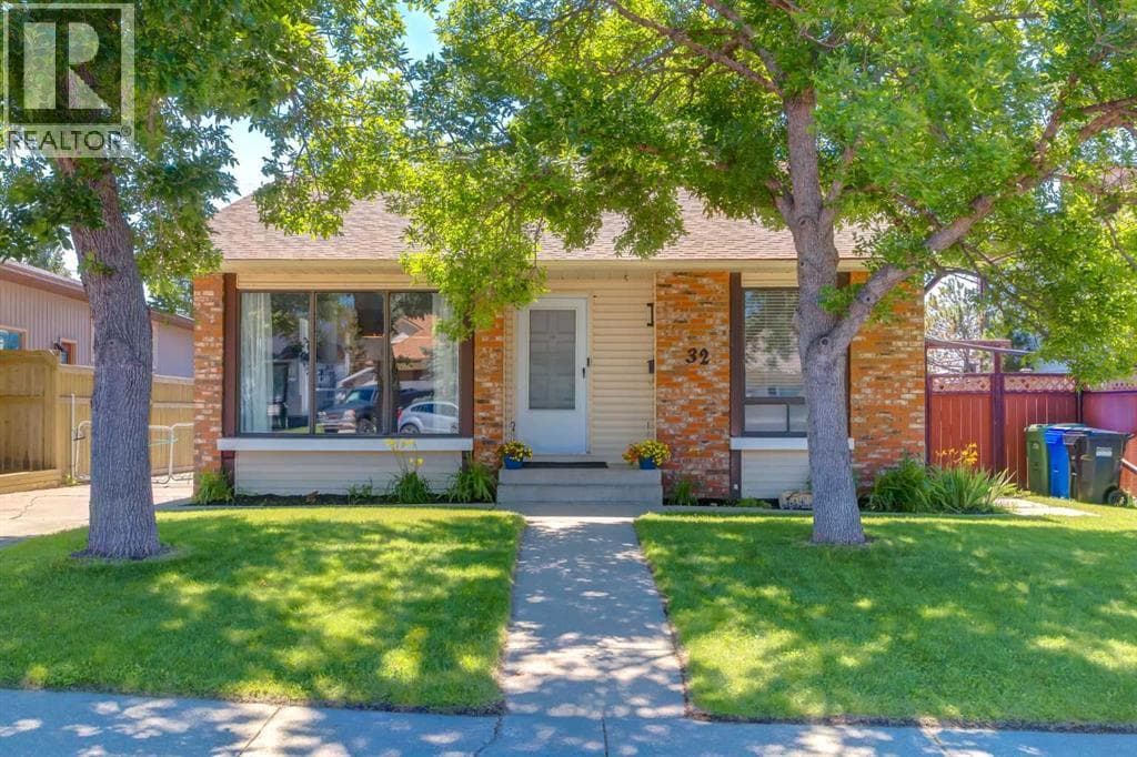 32 Berkley Place NW