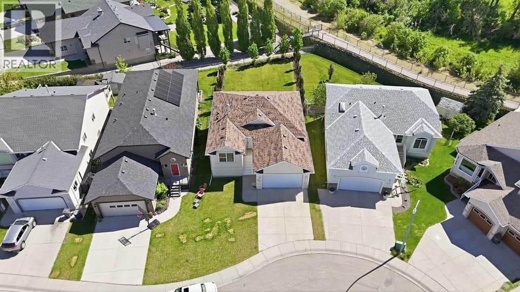 408 Lineham Acres Bay NW