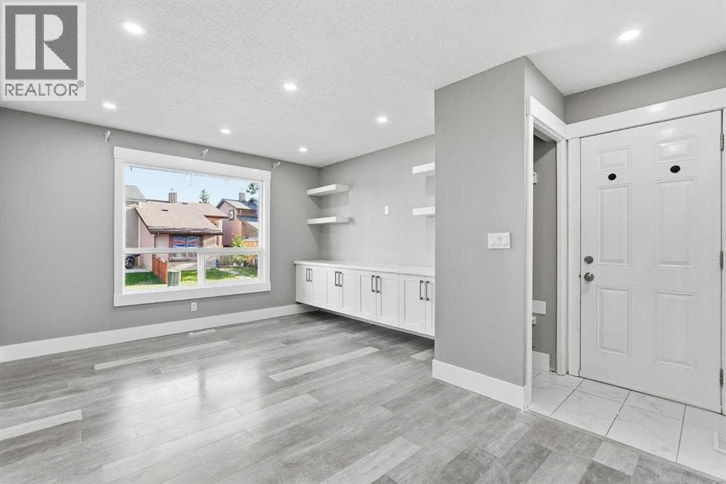 99 Pinecliff Close