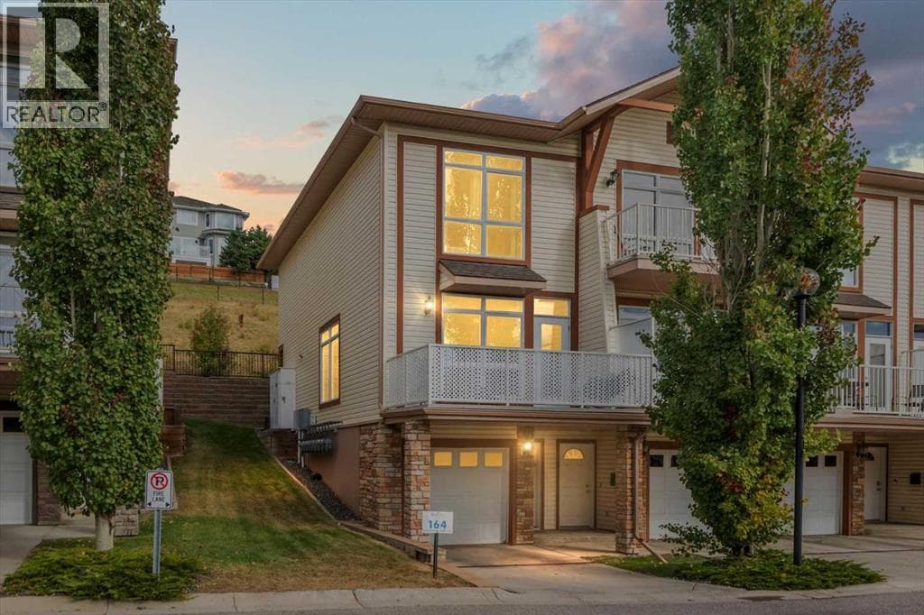1, 164 Rockyledge View NW