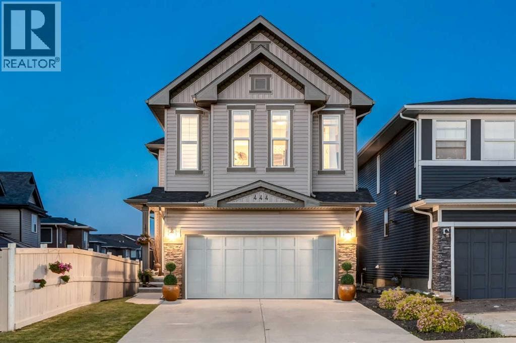 444 Evansglen Drive NW