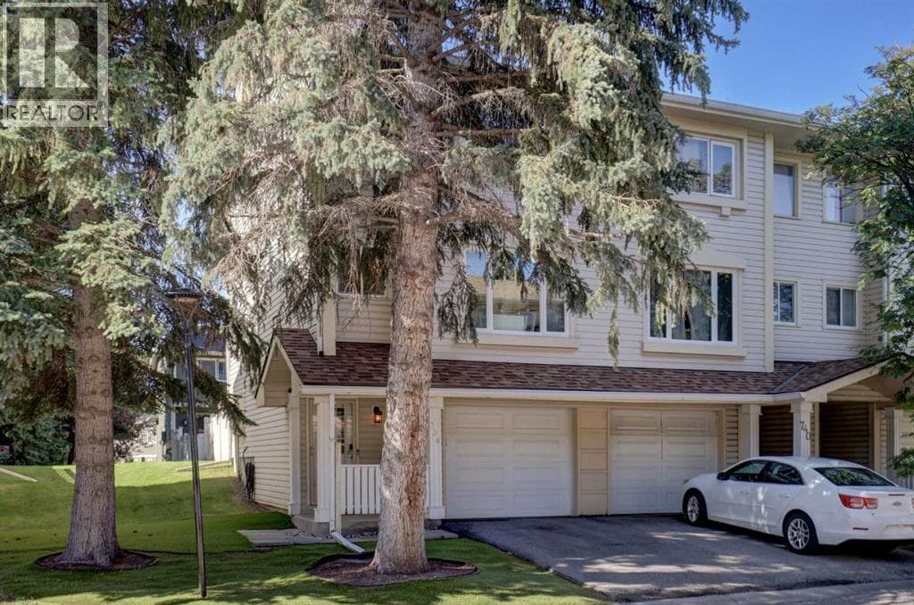 738 Queenston Terrace SE