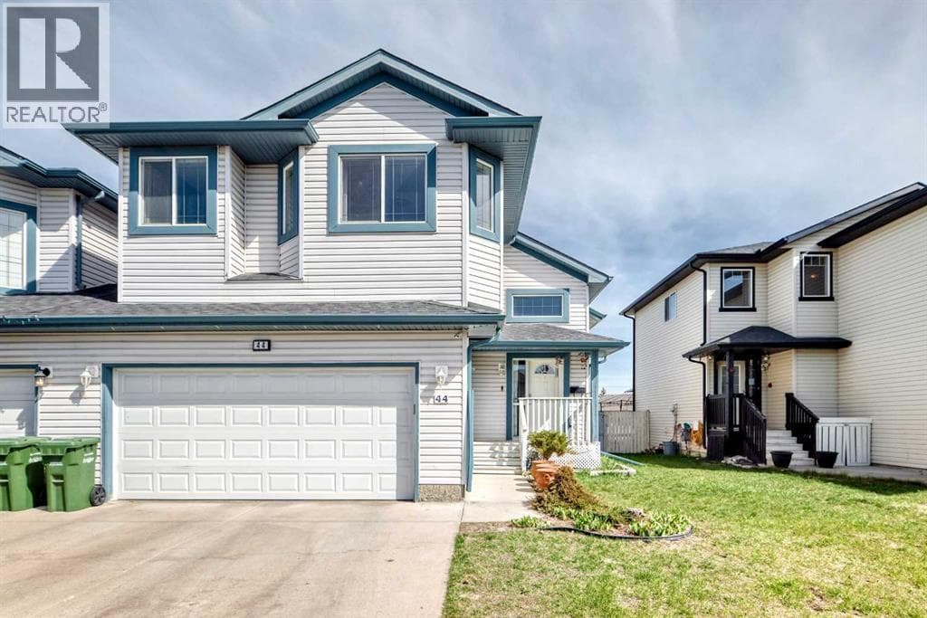 44 Canoe Square SW