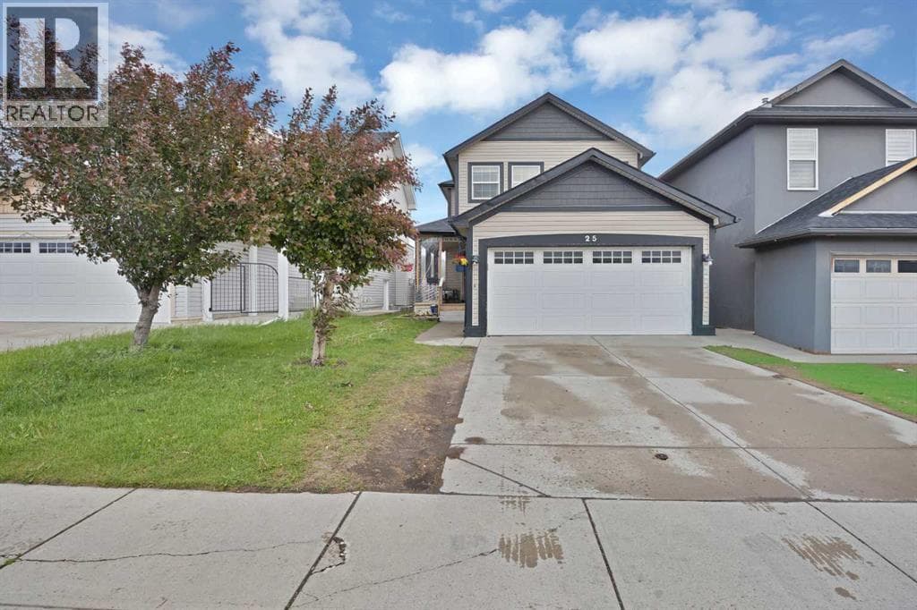 25 Martha's Meadow Place NE