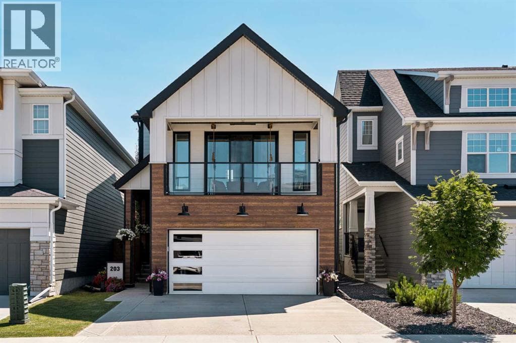 203 Cranbrook Park SE