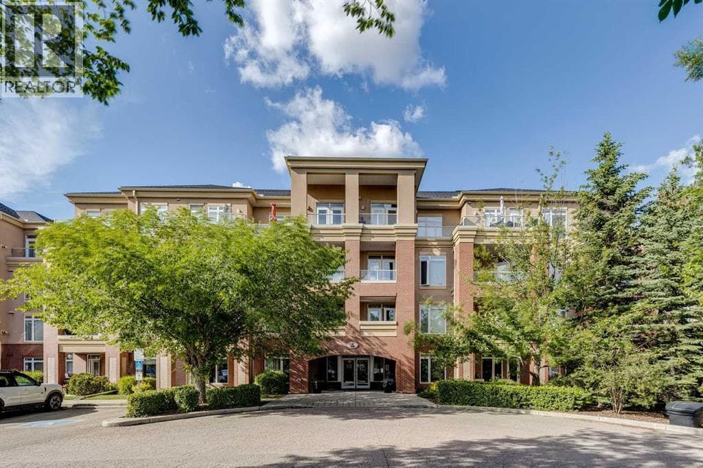 303, 10 Hemlock Crescent SW