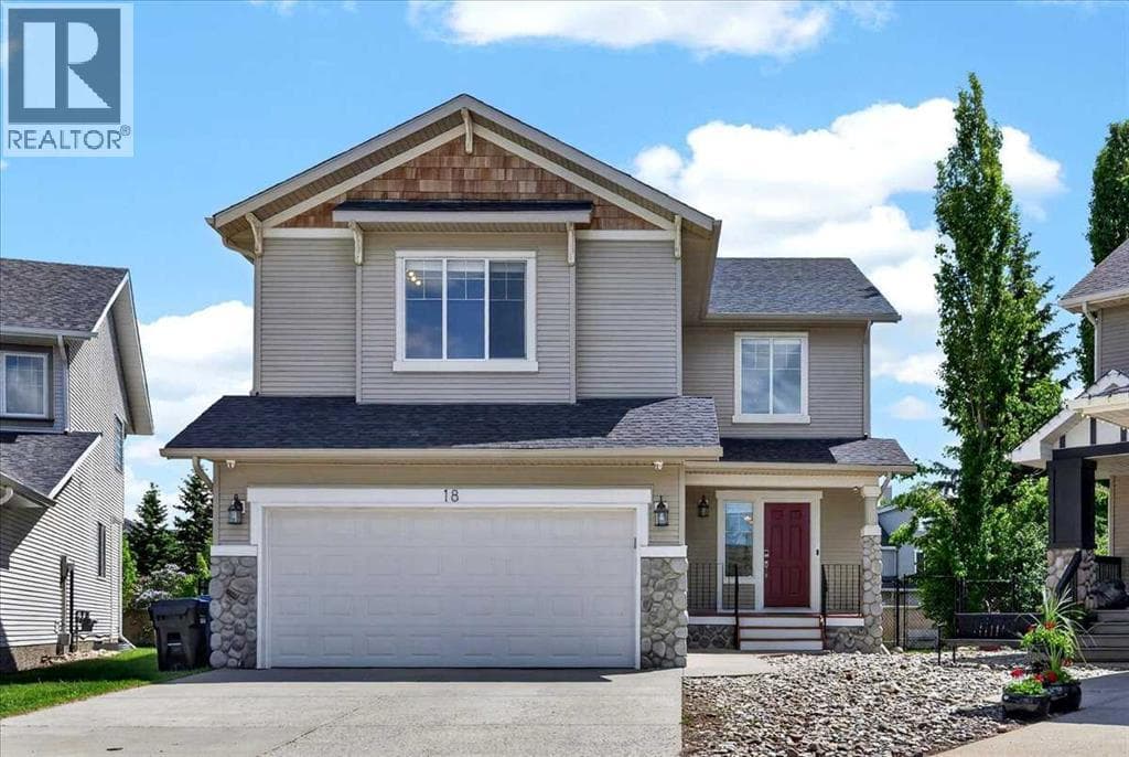 18 Cougarstone Bay SW