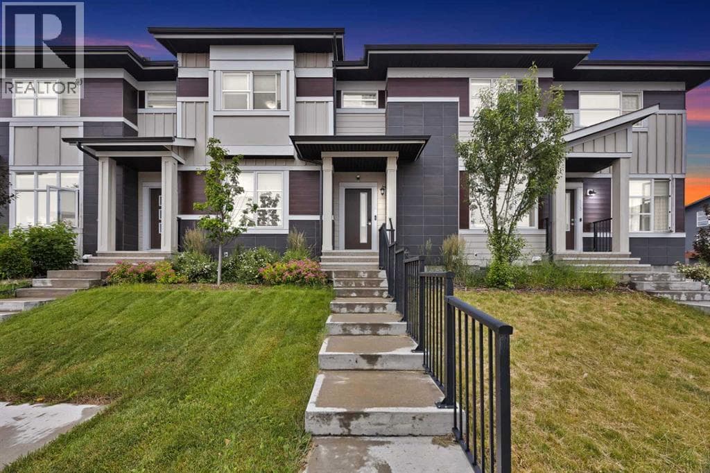 109 Skyview Parade NE