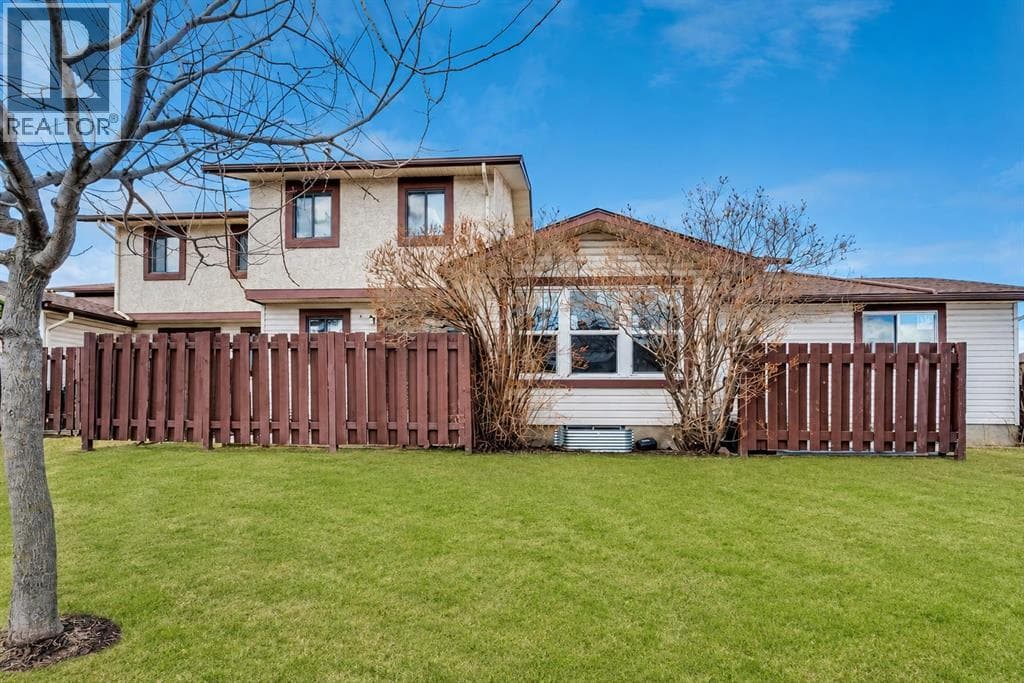 8, 75 templemont Way NE