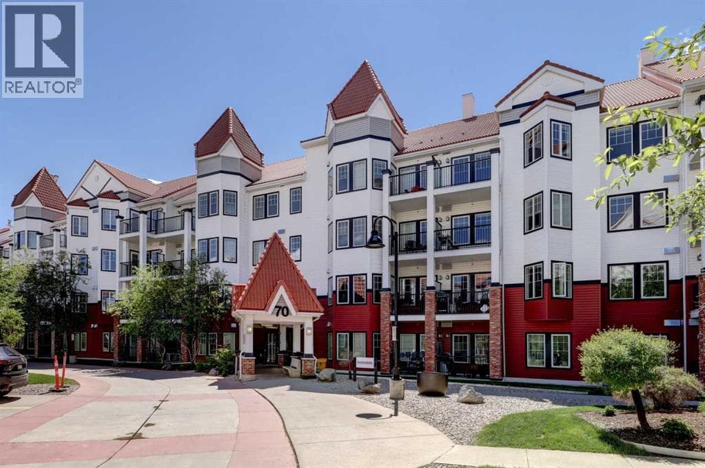 220, 70 Royal Oak Plaza NW