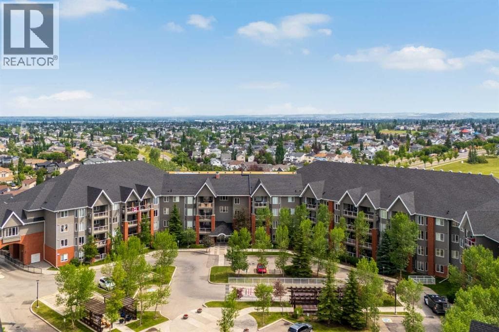 225, 15 Everstone Drive SW