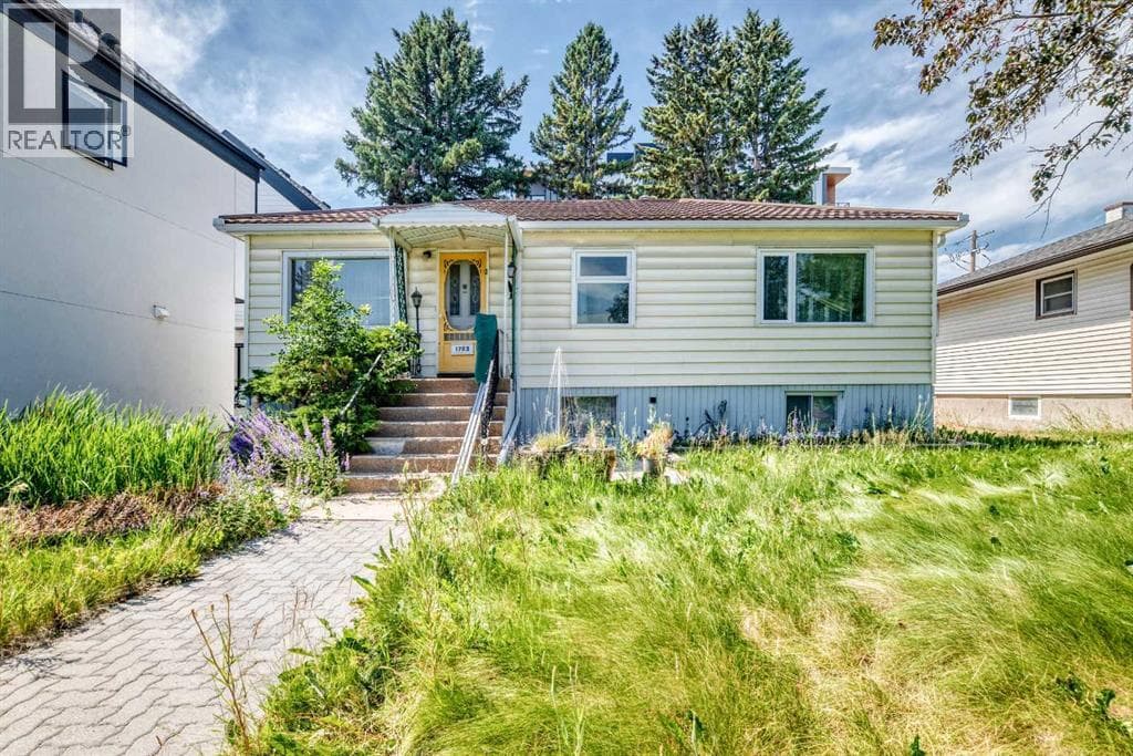 1703 32 Street SW