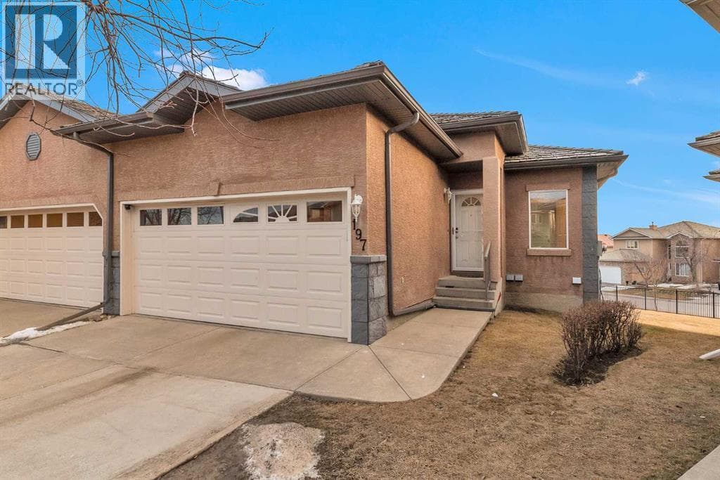 197 Royal Crest View NW