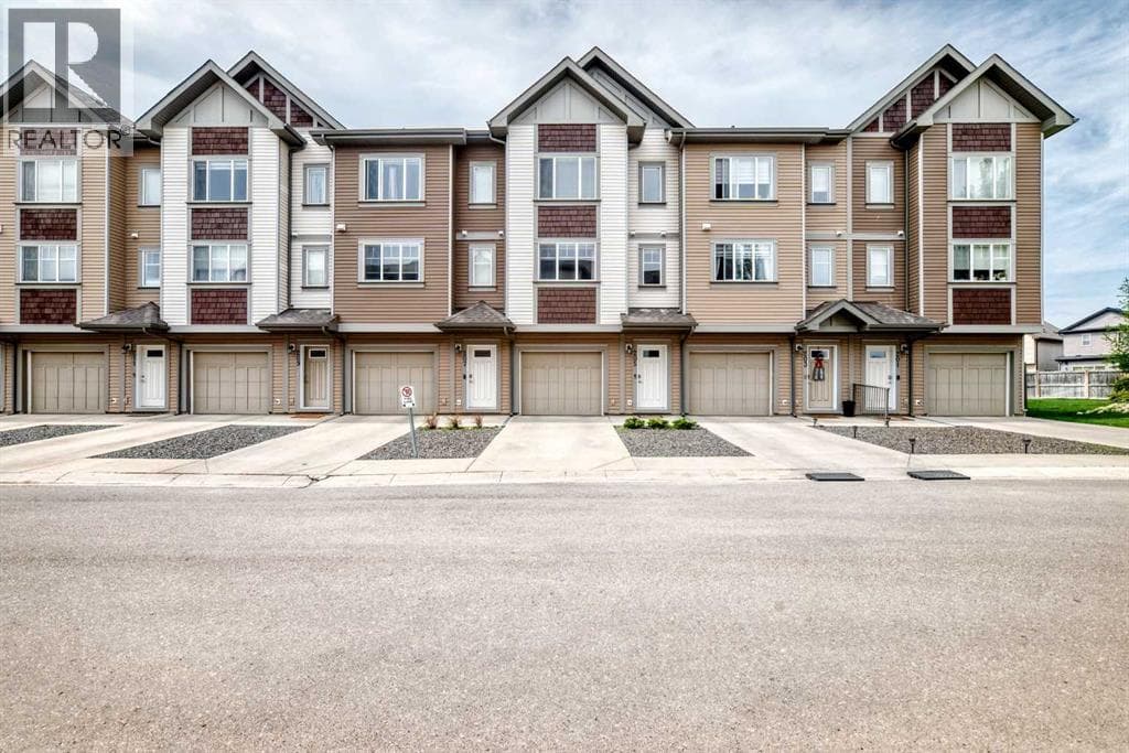 205 Copperpond Row SE