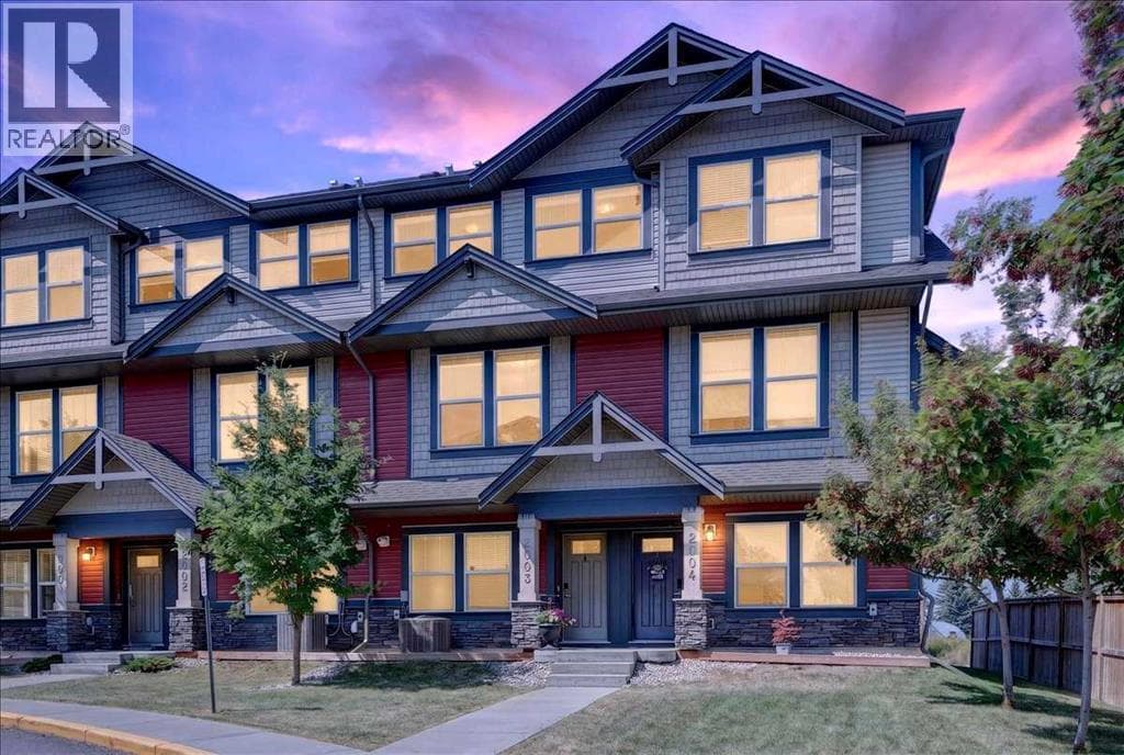 2003, 280 Williamstown Close NW