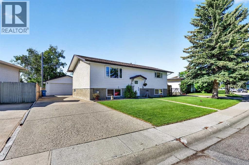 152 Maddock Way NE
