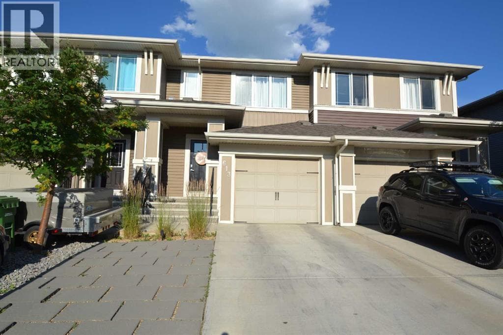 613 Hillcrest Road SW