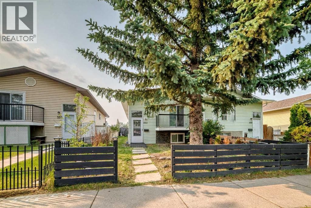 553 Macewan Drive NW