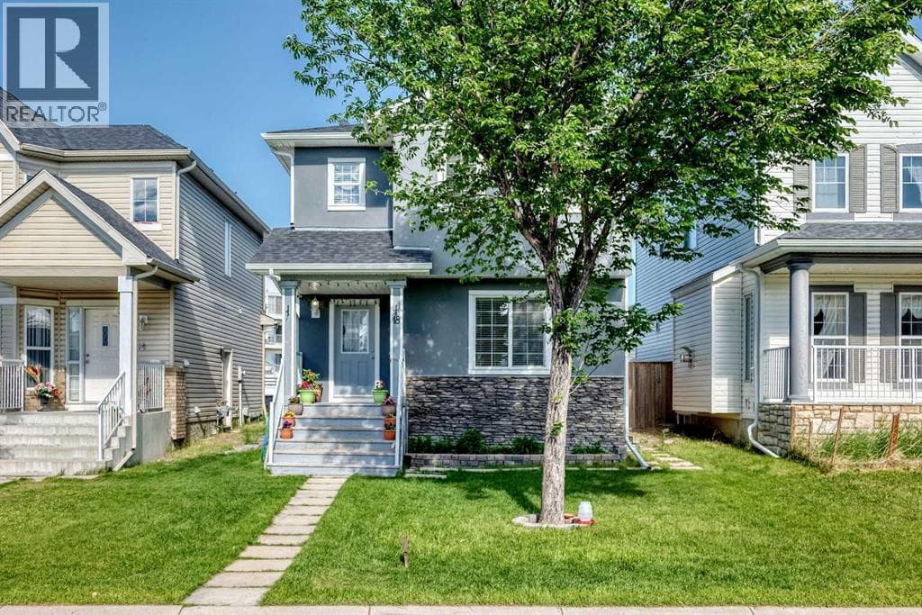 18 Taralake Gardens NE