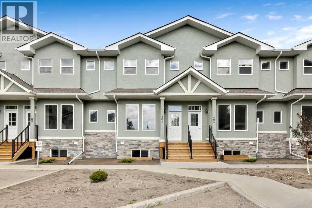 407 Strathcona Circle