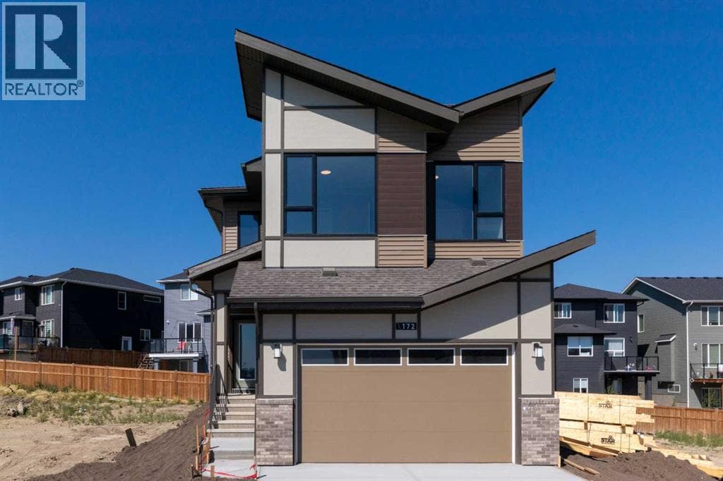 172 Starling Place NW