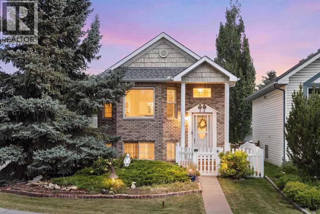 38 Hidden Spring Circle NW