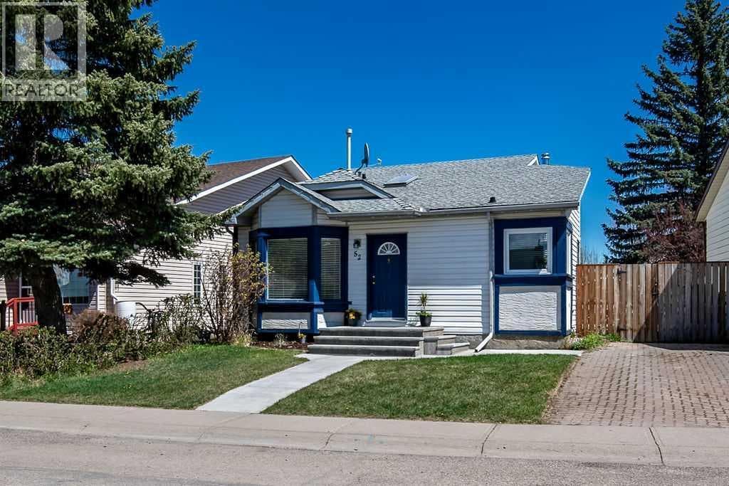 52 Hunters Crescent