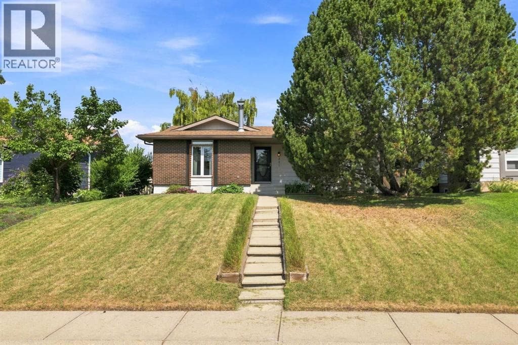 331 Queensland Circle SE